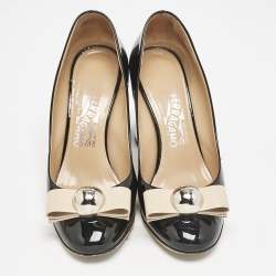 Pre Owned Salvatore Ferragamo Black/Beige Patent Leather Bow Block Heel Pumps Size 37.5