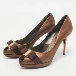 Salvatore Ferragamo Metallic Leather Vara Bow Peep Toe Pumps Size 38.5