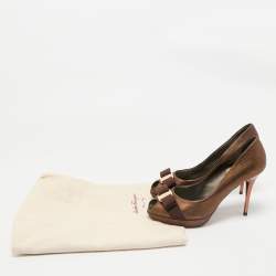 Salvatore Ferragamo Metallic Leather Vara Bow Peep Toe Pumps Size 38.5