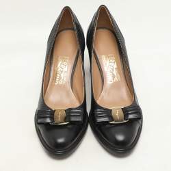 Salvatore Ferragamo Black Lizard Embossed Leather Vara Bow Block Heels Pumps Size 39