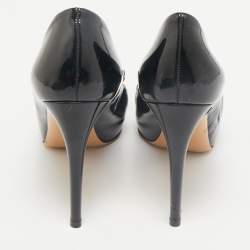 Salvatore Ferragamo Black Patent Leather Vara Bow Pumps Size 37