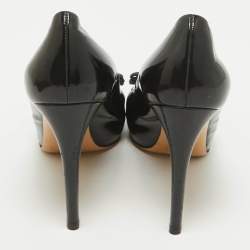 Salvatore Ferragamo Black Patent Leather Vara Bow Pumps Size 37