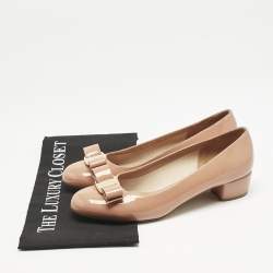 Salvatore Ferragamo Beige Patent Leather Vara Bow Pumps Size 37.5