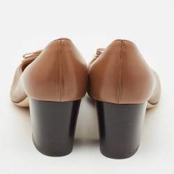 Pre Owned Salvatore Ferragamo Brown Leather Vara Bow Pumps Size 38.5