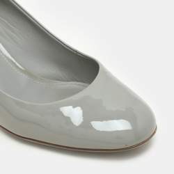 مملوكة مسبقًا حذاء كعب عالي سالفاتوري فيراغامو لوكا جلد بيج لامع كعب سميك مقاس 40