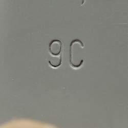 مملوكة مسبقًا حذاء كعب عالي سالفاتوري فيراغامو لوكا جلد بيج لامع كعب سميك مقاس 40