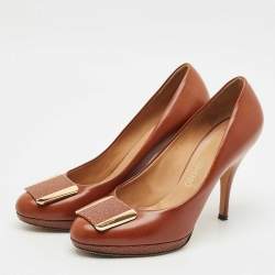 Pre Owned Salvatore Ferragamo Brown Leather Buckle Detail Pumps Size 39