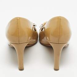 Pre Owned Salvatore Ferragamo Beige Grosgrain and Patent Leather Ezia Pumps Size 39.5