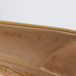 Pre Owned Salvatore Ferragamo Beige Grosgrain and Patent Leather Ezia Pumps Size 39.5