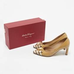 Pre Owned Salvatore Ferragamo Beige Grosgrain and Patent Leather Ezia Pumps Size 39.5