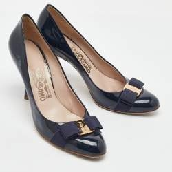 Pre Owned Salvatore Ferragamo Blue Patent Leather Vara Bow Pumps Size 38.5