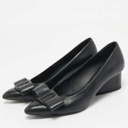 Pre Owned Salvatore Ferragamo Black Leather viva bow Block Heel Pumps Size 37.5