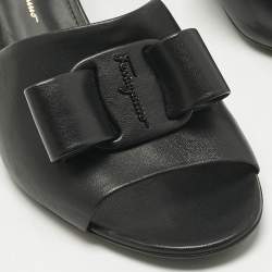 Pre Owned Salvatore Ferragamo Black Leather Valery Slide Sandals Size 40