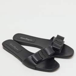 Pre Owned صندل سالفاتوري فيراغامو فيكي جلد أسود نعال مسطحة مقاس 39