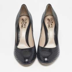 Pre Owned Salvatore Ferragamo Black Perforated Leather Round Toe Pumps Size 38.5