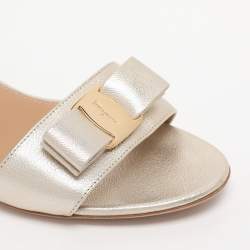 Pre Owned Salvatore Ferragamo Gold Leather Vara Bow Ankle Strap Sandals Size 38.5