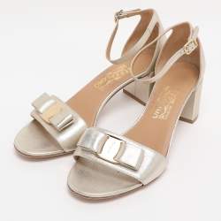 Pre Owned Salvatore Ferragamo Gold Leather Vara Bow Ankle Strap Sandals Size 38.5