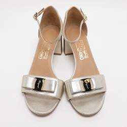 Pre Owned Salvatore Ferragamo Gold Leather Vara Bow Ankle Strap Sandals Size 38.5