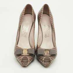 Pre Owned Salvatore Ferragamo Brown Karung Leather Vara Bow Peep Toe Pumps Size 40.5