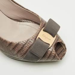 Pre Owned Salvatore Ferragamo Brown Karung Leather Vara Bow Peep Toe Pumps Size 40.5