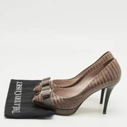 Pre Owned Salvatore Ferragamo Brown Karung Leather Vara Bow Peep Toe Pumps Size 40.5