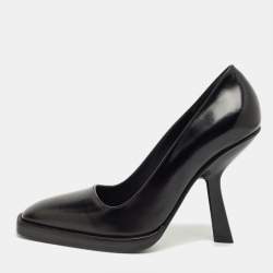 Pre Owned Salvatore Ferragamo Black Leather Anser Pumps Size 37