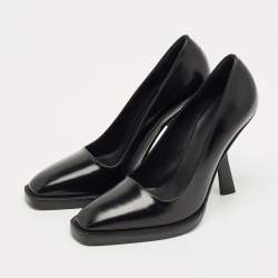 Pre Owned Salvatore Ferragamo Black Leather Anser Pumps Size 37