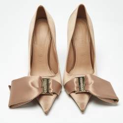 Pre Owned Salvatore Ferragamo Gold Satin Erica Pumps Size 37.5
