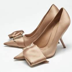 Pre Owned Salvatore Ferragamo Gold Satin Erica Pumps Size 37.5