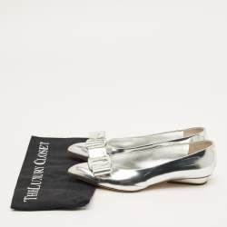 مملوكة مسبقًا حذاء كعب عالي سالفاتوري فيراغامو فيفا فيونكة جلد فضي مقدمة مدببة مقاس 38