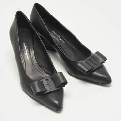 Pre Owned Salvatore Ferragamo Viva Size 42 Black Leather Pumps