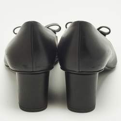 Pre Owned Salvatore Ferragamo Viva Size 42 Black Leather Pumps