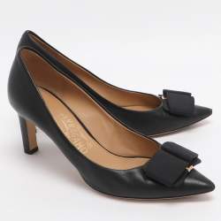 مملوكة مسبقًا Salvatore Ferragamo Size 36.5 Black Leather Bow Pointed Toe Pumps
