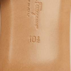 مملوكة مسبقًا حذاء لوفرز سالفاتوري فيراغامو جلد كريم سليب أون مقاس 41