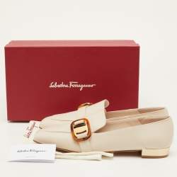 مملوكة مسبقًا حذاء لوفرز سالفاتوري فيراغامو جلد كريم سليب أون مقاس 41