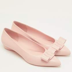 مملوكة مسبقًا حذاء باليرينا فلات سالفاتوري فيراغامو فيونكة فيفا جلد معدني وردي مقاس 40