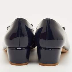 مملوكة مسبقًا حذاء كعب عالي سالفاتوري فيراغامو فيونكة vara جلد لامع أزرق فاتح مقاس 36.5