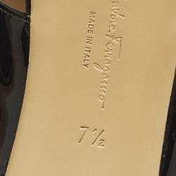 مملوكة مسبقًا Salvatore Ferragamo Giulia Size 38 Black Patent Leather Slingback Sandals