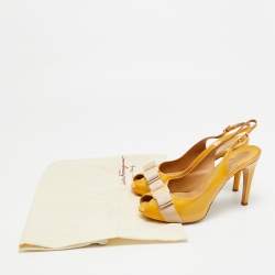 Pre Owned Salvatore Ferragamo  Size 37 Beige Patent Leather Vara Bow  Slingback  Peep Toe Pumps