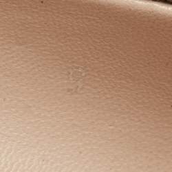 مملوكة مسبقًا Salvatore Ferragamo Size 39.5 Gold Leather Bow Peep Toe Pumps