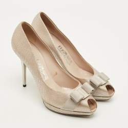 مملوكة مسبقًا Salvatore Ferragamo Size 39.5 Gold Leather Bow Peep Toe Pumps