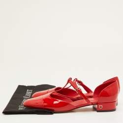 مملوكة مسبقًا Salvatore Ferragamo Size 39.5 Red Patent Leather T-Strap Ballet Flats
