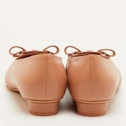 مملوكة مسبقًا حذاء فلات باليه سالفاتوري فيراغامو فيفا فيونكة جلد وردي بيج مقاس 41