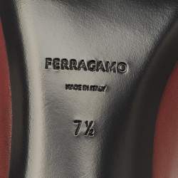 مملوكة مسبقًا Salvatore Ferragamo Gancini Size 38 Burgundy Leather Loafers