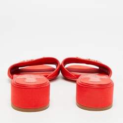 Pre Owned صندل سلفاتو ري فيراغامو بشعار جانشيني مطرز بالكريستال حرير أحمر قياس 39.5