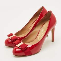 مملوكة مسبقًا Salvatore Ferragamo Vara Bow Size 36 Red Patent Leather Platform Pumps