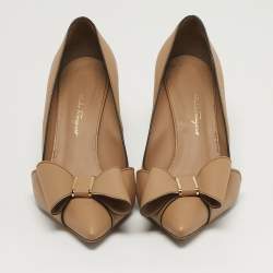مملوكة مسبقًا Salvatore Ferragamo Size 39.5 Beige Leather Pointed Toe Pumps