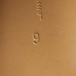 مملوكة مسبقًا Salvatore Ferragamo Size 39.5 Beige Leather Pointed Toe Pumps