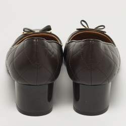 مملوكة مسبقًا Salvatore Ferragamo Vara Bow Size 40 Dark Brown Patent and Quilted Leather Block Heel Pumps