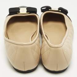 Pre Owned حذاء باليرينا فلات سالفاتوري فيراغامو جلد مبطن بيج مزين فيونكة فارا مقاس 37.5